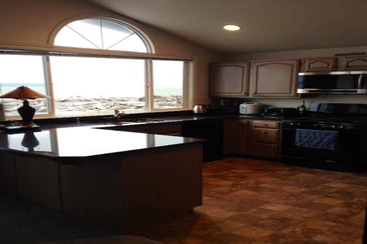 Camano Island Waterfront Vacation Rental エクステリア 写真